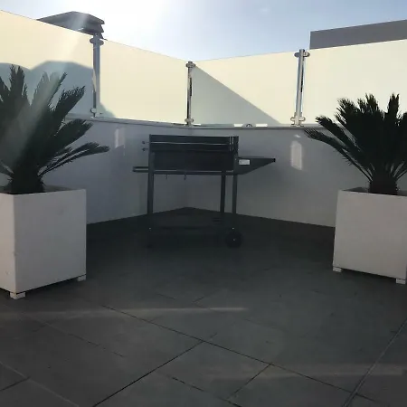 Penthouse Catalina Oasis Beach Apartment *